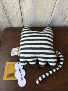 画像4: 【Donna Wilson】モノねこのキトゥン（Mono Kitten） ぬいぐるみ 専用巾着入り｜100%オーガニックコットン｜ドナ・ウィルソン Wee Ones コレクション｜猫ねこネコ (4)