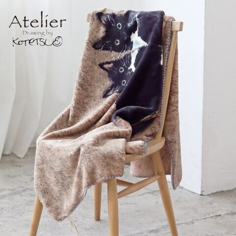 アトリエKOTETSU】 フリースブランケット ネコ｜毛布 ひざ掛け 白黒