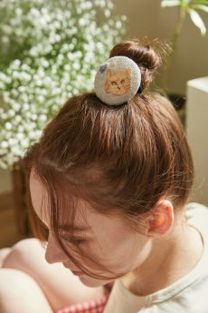 画像4: 【Nathalie Lete】ヘアアクセサリー circle hair tie butterfly cat｜バタフライ・キャット　蝶々と子猫(グレー)｜猫刺しゅう ヘアゴム｜猫 ねこ ネコ (4)