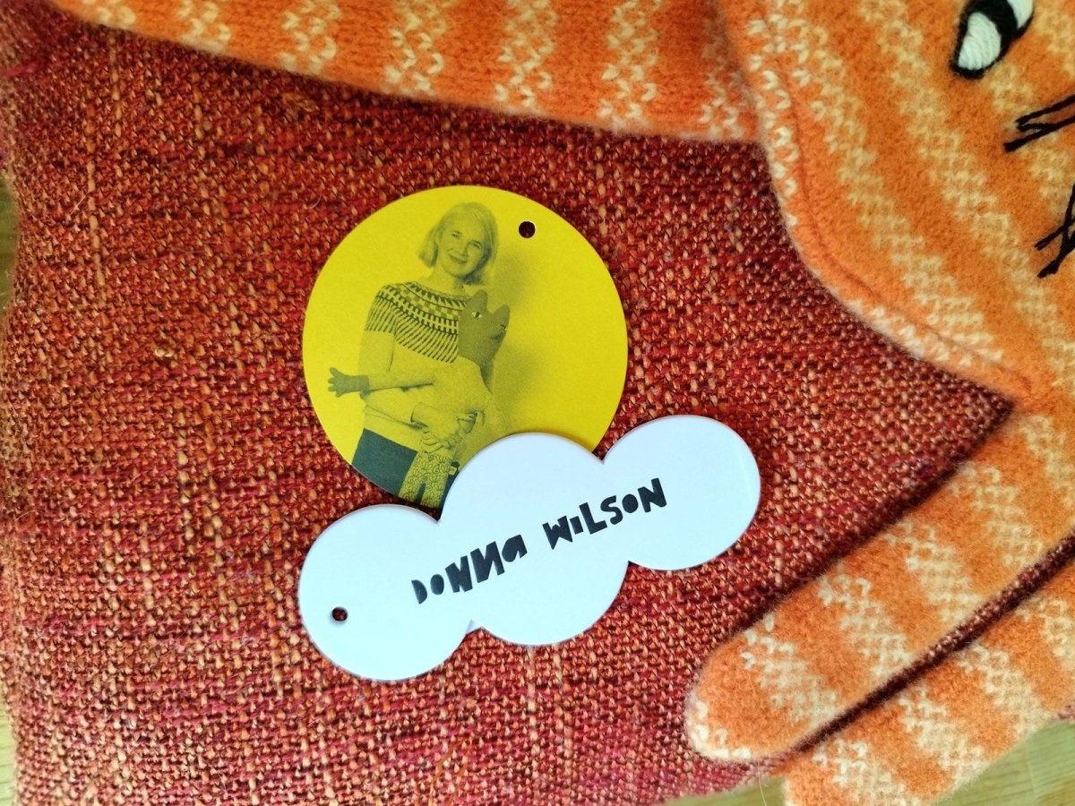 画像7: 【Donna Wilson】ねこのジンジマフラー|スコットランド製ラムウール100%&ロンドンスタジオ手刺繍|チャトラ風オレンジボーダー|ドナ・ウィルソン|茶虎猫 ねこ ネコ (7)