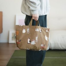画像4: 【松尾ミユキ】 トートバッグ 舟形 Cats｜みんにゃ集合！ねこ達総柄｜選べるカラー｜猫 ネコ ねこ (4)