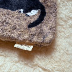 画像6: 【アトリエコテツ / Atelier KOTETSU】フリース湯たんぽ｜選べる２種類♪　ブラウン×ねこ／グリーン×ハチワレ＆さび猫｜ねこ猫ネコcat (6)