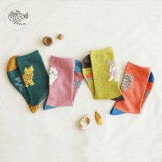 画像1: 松尾ミユキ / Matsuo Miyuki｜ソックス 背面アニマル Socks｜（レディースフリー）｜2種類から選べる  Milo / Elliot｜ミロ / エリオット｜ねこ猫ネコキャットcat (1)