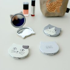 画像2: 【松尾ミユキ / Matsuo Miyuki】 Compact Mirror Dark Gray｜コンパクトミラー　ダークグレー　ハチワレ猫｜ねこネコcat (2)