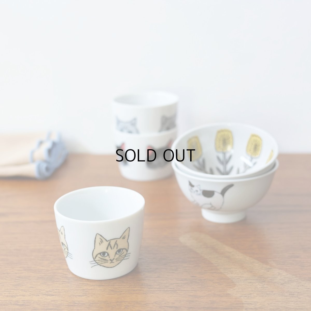 画像1: 【松尾ミユキ / Matsuo Miyuki】Bowl｜ねことお花のお茶碗 白 ｜4種類から選べる  Pumpkin / Noisettes / Pepper / Chloe｜猫ネコcat (1)