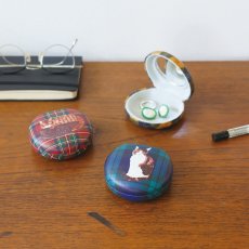 画像1: 【松尾ミユキ / Matsuo Miyuki】Matsuo Miyuki Multi case マルチケース｜４種類から選べる♪ Tabby/Hacu/Stripe/Ruru｜ 猫ネコcat (1)