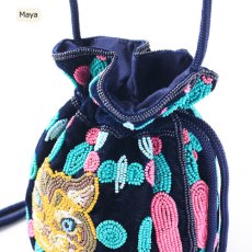 画像5: ナタリー・レテ / Nathalie Lete｜＼送料込み／Beaded Drawstring Bag　ビーズ巾着バッグ｜φ13×17cm インド製 総ビーズ刺繍ポシェット｜2種類から選べる Maya / Black cat｜ねこ猫ネコキャットcat (5)