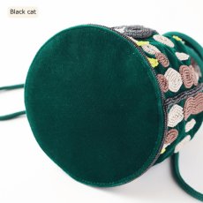 画像10: ナタリー・レテ / Nathalie Lete｜＼送料込み／Beaded Drawstring Bag　ビーズ巾着バッグ｜φ13×17cm インド製 総ビーズ刺繍ポシェット｜2種類から選べる Maya / Black cat｜ねこ猫ネコキャットcat (10)