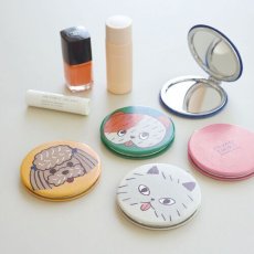 画像2: 【山鳩舎（みやぎちか）】Compact mirror YAMABATOSHA MIYAGI CHIKA｜おしゃれでかわいいデザインのコンパクトミラー　ホワイト（白） (2)