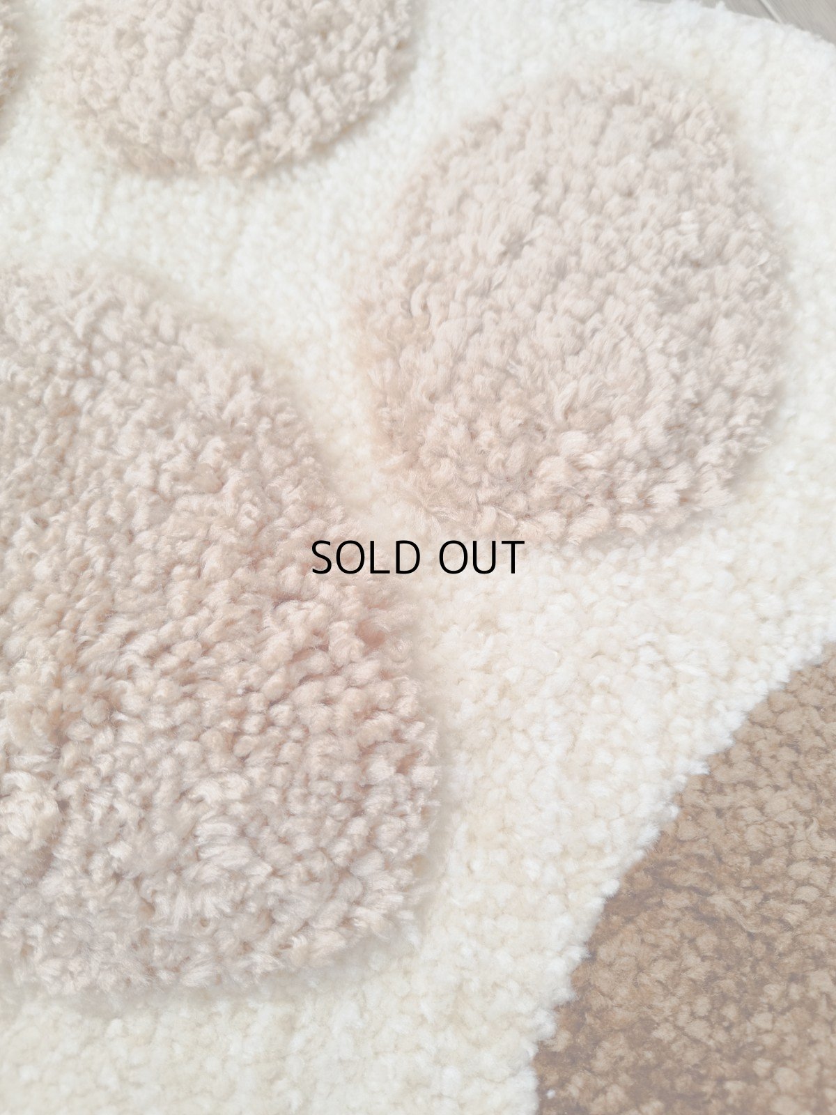 画像3: 【AND PACKABLE/アンドパッカブル】コーナーマット|大きい三毛猫の手 おっきな肉球マット|ミケネコの肉球マット|猫 ネコ cat|猫グッズ 猫マット 猫用マット マット ラグ (3)