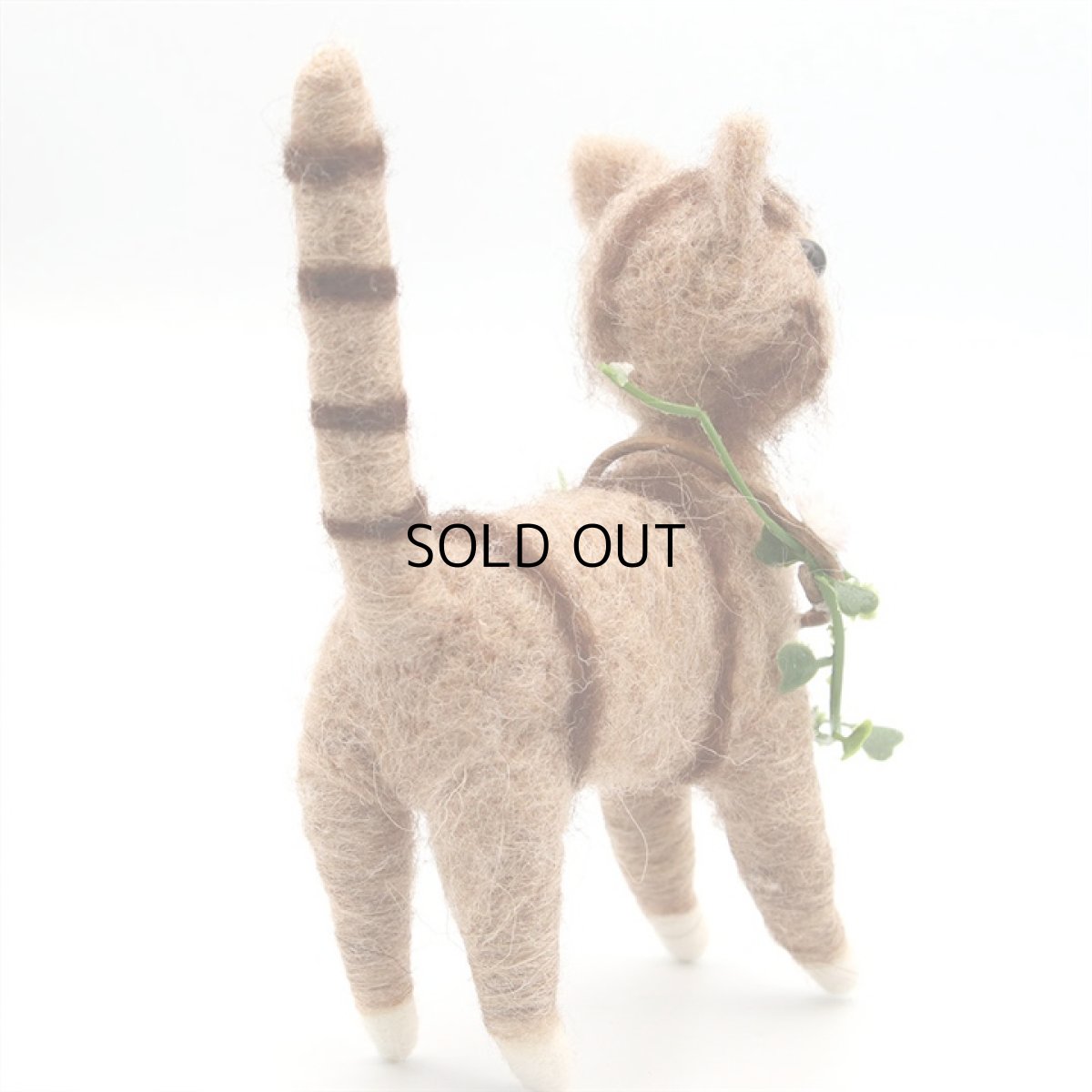 画像4: 【アジアン雑貨・エスニック輸入雑貨】フェルトキャットオブジェ(ベージュ) ｜ 猫ネコcat (4)