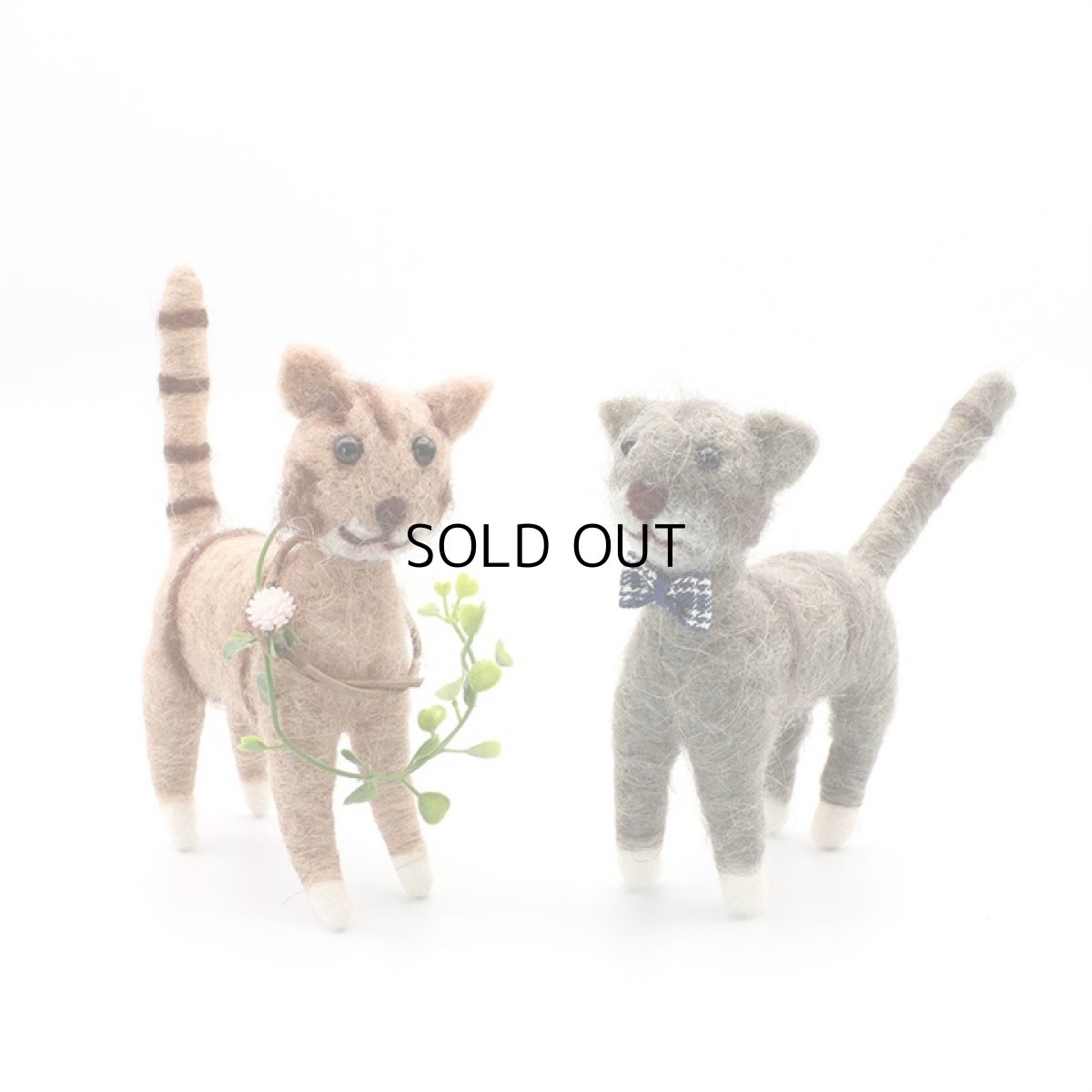 画像2: 【アジアン雑貨・エスニック輸入雑貨】フェルトキャットオブジェ(ベージュ) ｜ 猫ネコcat (2)