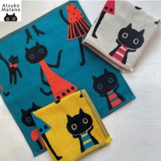 画像1: 【マタノアツコ / Atsuko Matano】今治　3重ガーゼミニハンカチ MEMEファッション クロネコメメ黒猫 コットン１００ 綿100% ハンドタオル｜3種類から選べる  オフホワイト / イエロー / グリーン｜ねこ猫ネコキャットcat (1)