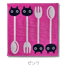 画像2: 【マタノアツコ / Atsuko Matano】今治　3重ガーゼミニハンカチ MEMEランチ クロネコメメ黒猫 コットン１００ 綿100% ハンドタオル｜3種類から選べる  ピンク / グリーン / スカイブルー｜ねこ猫ネコキャットcat (2)
