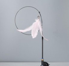 画像2: 国内発送｜吸盤＆手持ちの2WAY　フィッシング猫じゃらし　ふわふわ羽毛＆鈴の音でジャンプ｜ピンク羽毛｜猫用おもちゃ　ペット用品　運動　気分転換　スキンシップ　リラックス　プレゼント　贈り物 (2)