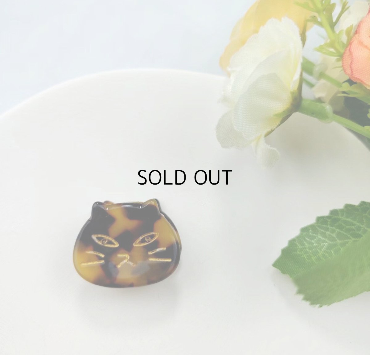 画像1: 国内発送｜ヘアアクセサリー　ふて猫ヘアクリップ｜ブラウンマーブル×ゴールド｜バンスクリップミニ｜ブラウンデミ柄　茶色ぶち猫べっこう｜髪留め　オシャレ可愛い　ファッション (1)