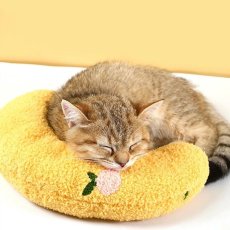 画像1: 国内発送｜猫ちゃん抱き枕｜黄色｜イエローピーチ×チェリー｜ふんわりピロー　もこもこクッション｜リラックス　くつろぎ　保護まくら (1)