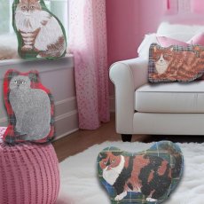 画像11: 【松尾ミユキ】Diecut cushion cat check back｜ダイカットクッション チェック｜選べる4種類　Leo/Mugi/Lin/Maron｜猫ねこネコ (11)