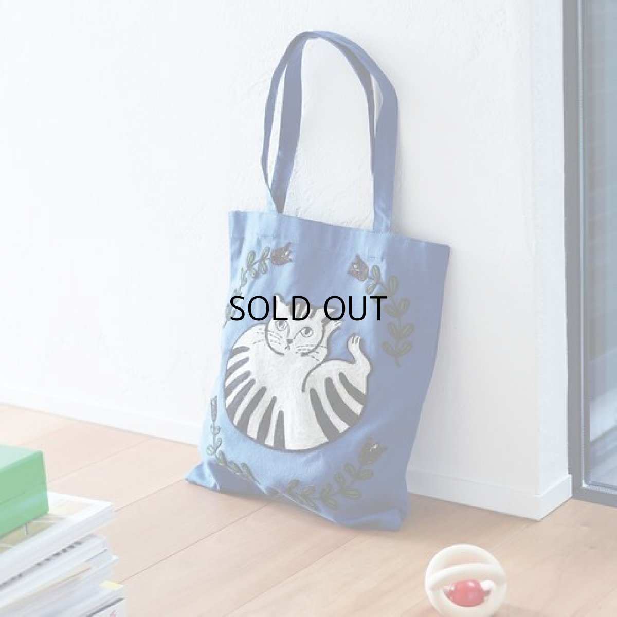 画像1: 【松尾ミユキ】Embroidery Tote bag Matsuo Miyuki　トートバッグ｜猫刺繍かばん｜Peony　青｜「A4」すっぽり　たっぷり収納 (1)