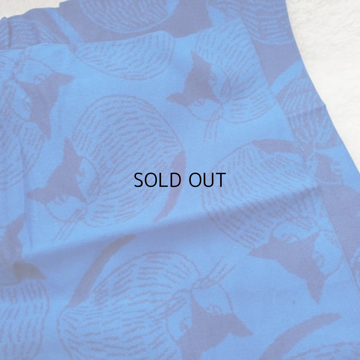 画像2: 【松尾ミユキ】Jacquard Blanket Cat｜ブランケット　ネコ| cat　blue ブルー　| 読書や映画タイムに | くつろぎ | ジャガード織ブランケット | マルチブランケット | ベッド・ソファー用 | ひざかけ (2)