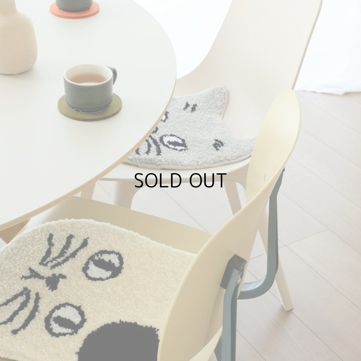 画像4: 【松尾ミユキ】ネコ顔チェアパッド｜Cat Mat Matsuo Miyuki｜キャットフェイスマット｜白黒ブチネコ | ぶち猫｜猫ネコcat｜猫グッズ　猫マット　ミニマット　ラグ (4)