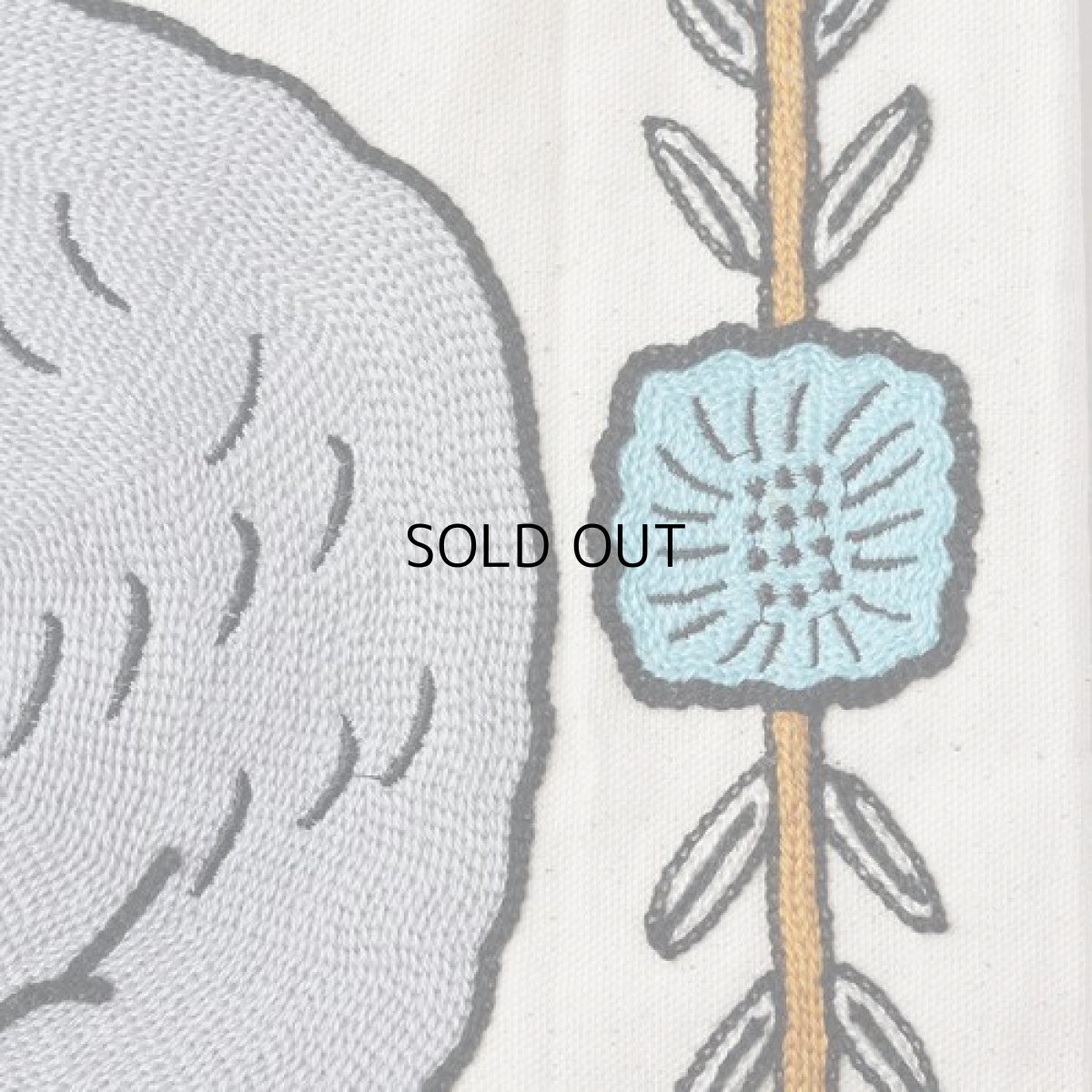 画像4: 【松尾ミユキ】Embroidery Cushion cover｜可愛い猫たちが刺繍されたクッションカバー｜イエロー（黄色）×白い子猫コネコ (4)