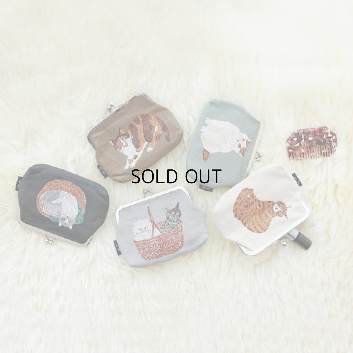 画像2: 【松尾ミユキ】Mini Purse Matsuo Miyuki　がま口ポーチ｜グレー×カゴ入り二匹猫｜白黒ネコねこ (2)