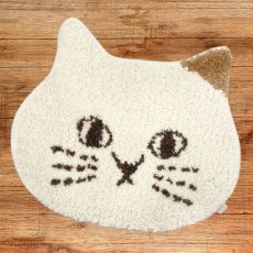 画像1: 【にゃふにゃふ】猫顔マット｜ダイカットチェアパッド｜白茶ブチネコ｜猫ねこネコ (1)