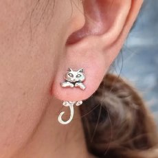 画像5: 国内発送｜アクセサリー　くつろぎニャンコピアス　腰かけ猫ピアス｜シルバー色　合金｜オシャレ可愛い　ファッション (5)