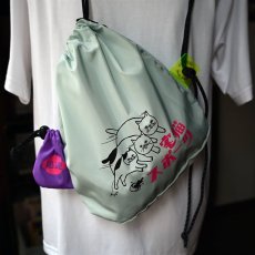 画像6: 星羊社｜宅猫スポーツ 迅速サコッシュ｜淡いブルーグレー 巾着型ショルダーバッグ｜ねこ猫ネコキャットcat (6)