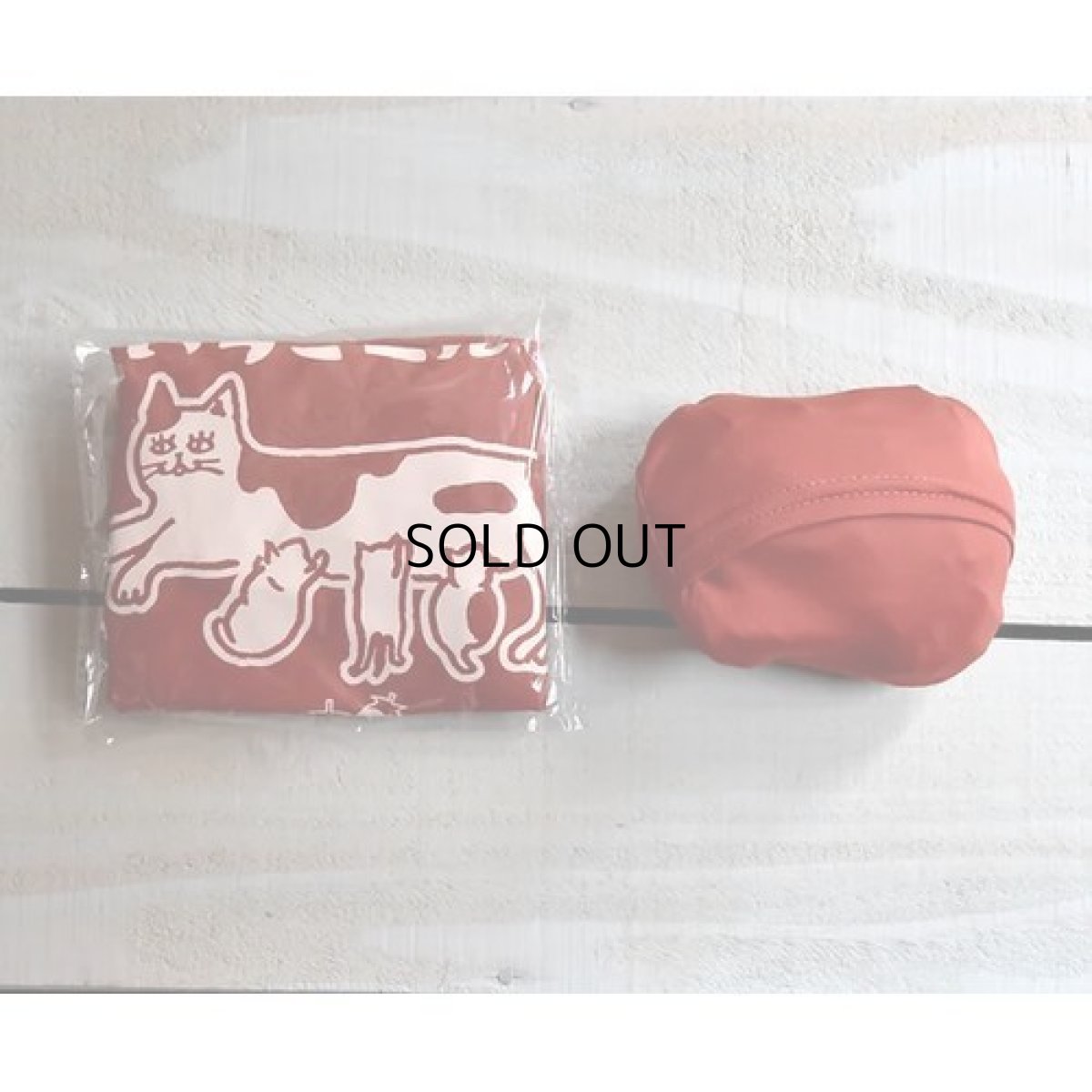 画像3: 【星羊社】エコバッグ｜猫印ミルク｜お遣い袋｜いちごミルク（赤） (3)