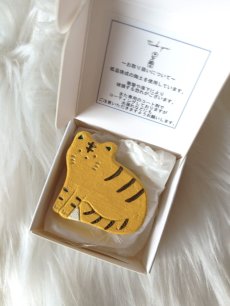 画像6: 【set the tone／セットザトーン】コトラブローチ　子虎｜バッジ　バッヂ　オシャレ雑貨　猫女子　猫柄　猫模様｜猫グッズ・猫雑貨｜ネコ猫cat (6)
